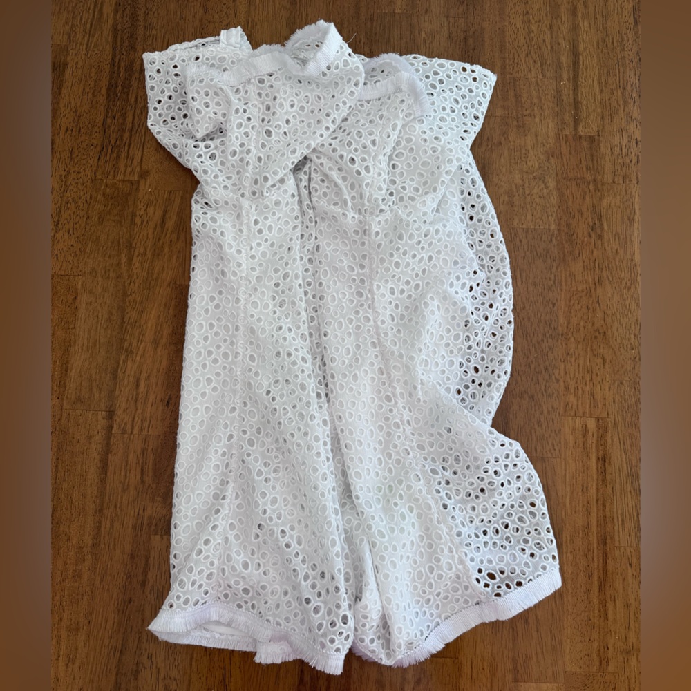 Lilly Pulitzer Lillette Cold Shoulder Top S Resort White Eyelet Crinkle Chiffon - Picture 8 of 12